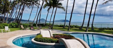 beachfront pool w/views of Koko Head