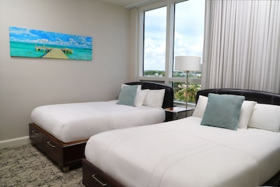 Palm Beach Singer Island Resort & Spa - Plenteous Suite-2/2 - Daily Housekeeping