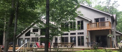 The front of the house faces the lake