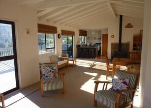 lounge/kitchen