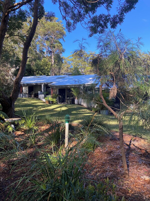 Hyams Beach Hideaway - view from gate leading to the beach