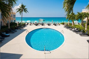 Regal Beach Club - Swimming Pool