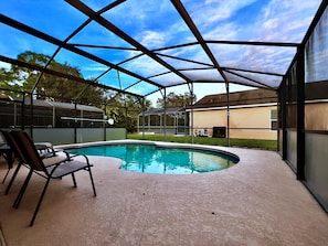 Beautiful 4 bed 3 bath villa located in Sandy Ridge