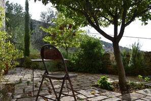 Under the Apple Tree