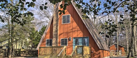 Georgetown Vacation Rental | 3BR | 2BA | 1,650 Sq Ft | Steps Required
