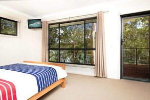 Upstairs bedroom, the lake views from bed are spectacular! 