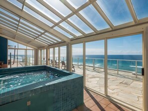Rooftop Spa overlooking the Pacific Ocean