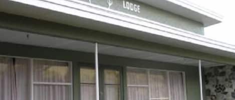 Red Deer Lodge