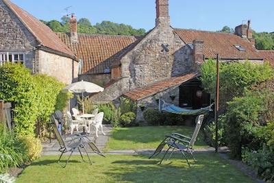 Charming 17th Century Cottage In Croscombe, Somerset