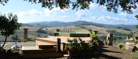 piscina solarium e vista