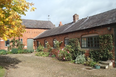Courtyard Cottage in wunderschöner ländlicher Lage (Angebote verfügbar)