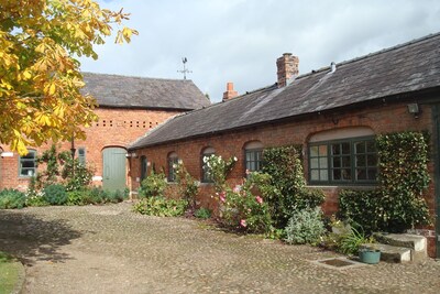 Courtyard Cottage in wunderschöner ländlicher Lage (Angebote verfügbar)