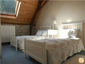 Twin bedroom 1st floor