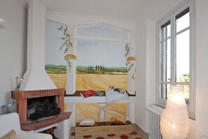 tromp l'oeil in living room