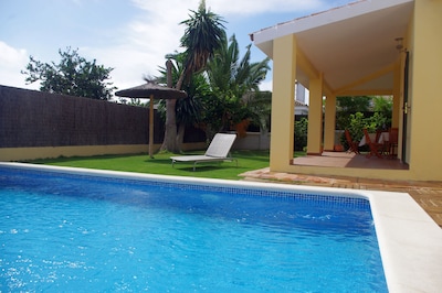 Komfortable Villa mit Pool