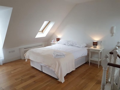 Wunderschön eingerichtete und ausgestattete 2-Zimmer-Penthouse im Zentrum von Brighton