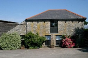 Barn Owl Cottage awaits !