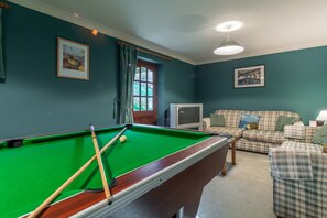 Keepers Cottage, Polzeath. Ground floor:  Games room with pool table and television