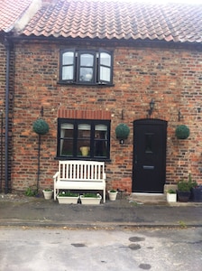Cottage In Picturesque Village Location Close To The Wolds Way
