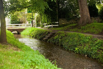 Cottage In Picturesque Village Location Close To The Wolds Way