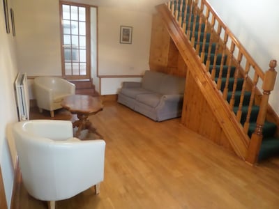 Hilltop Cottage, Anglesey, near beaches, free baby equipment and wifi!