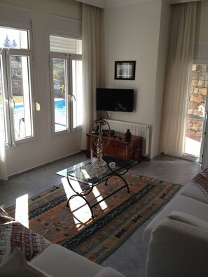 Relax and watch a DVD on the 32'' LCD TV