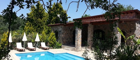 Villa Amara with private, not over looked  pool for 4-5 guests