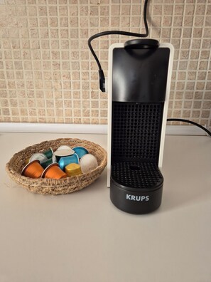 Kaffee und/oder Kaffeemaschine