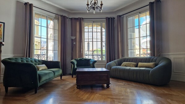 Parquet floors. Comfortable sofas. 