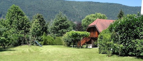 vous serez au calme au milieu d'un écrin de verdure