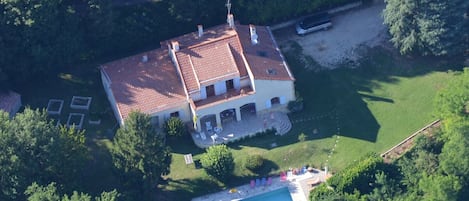 House viewed from the sky (zoom)