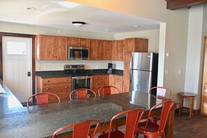 VER 1 Kitchen