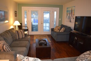 Livingroom with large flat screen tv