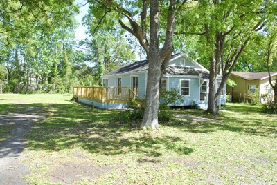 Charming French style cottage, steps from Historic St. Mary's attractions...