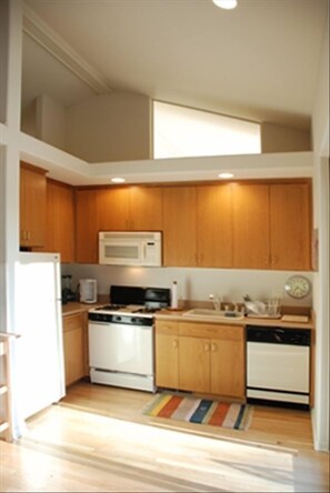 fully equipped kitchen
