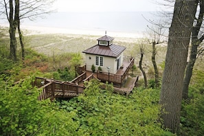 Beach side Gazebo, with outdoor shower and small living room w/sleeper couch