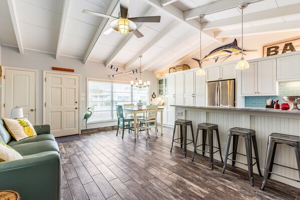 Rustic, coastal elegance captures the design aesthetic of Beachaven unit #6.