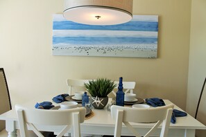 Cozy Dining