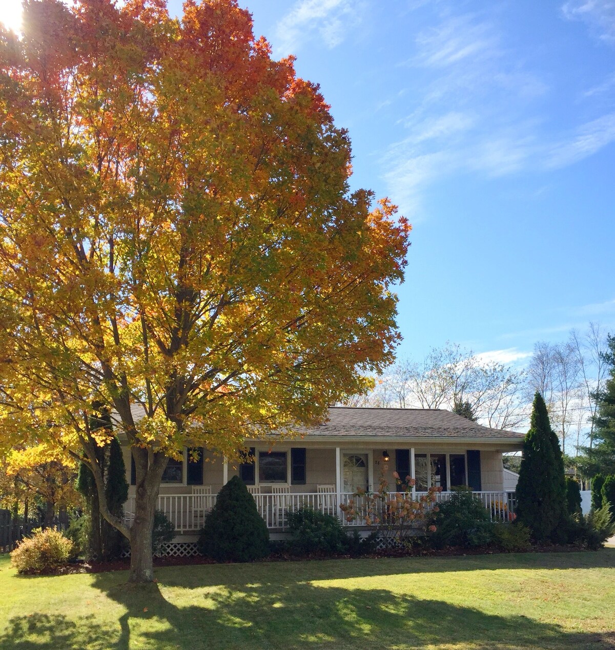 Rest, Relax, Retreat – A 3bdrm Mystic Getaway- Children 6+ welcome