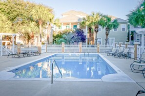 Breakway Pool