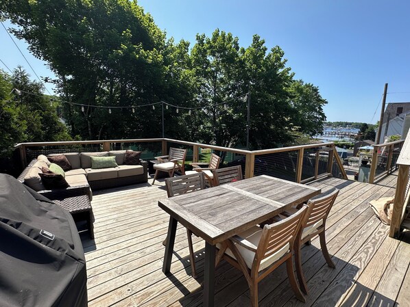 Outdoor dining and views