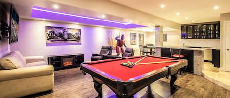 Game Room - Pool and Poker Tables, Wet Bar with ice maker, wine and bev. center