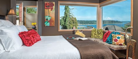 The cottage with Mount Rainier and Puget Sound View