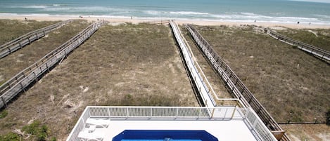Private Pool, huge deck area. Private Boardwalk