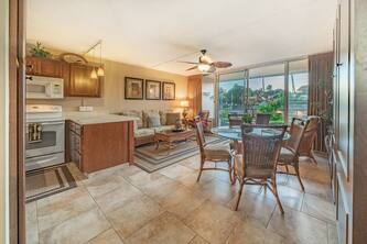 ACROSS FROM ONE OF THE BEST BEACHES IN MAUI. BOOK NOW!!