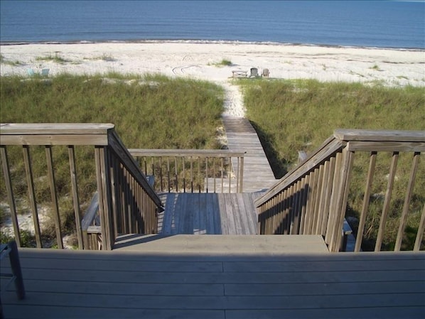 Beach view from main deck, there are 3 levels of decks >2000 sq.feet decking