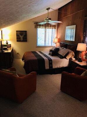 Private loft king bedroom/ with full bath.