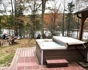 RELAX! View Fall Colors from our Private Hot Tub.  Romantic Getaway  for couples