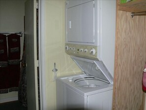 Large capacity washer/dryer