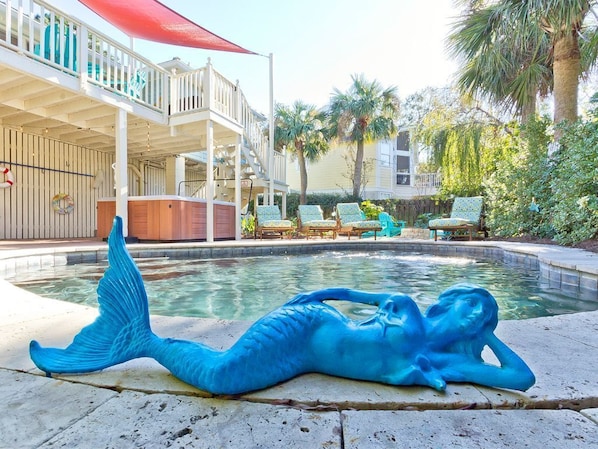 Come get your tail wet!  Private heatable saltwater pool & hot tub! 